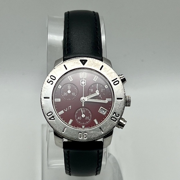 Victorinox Swiss Army V7-35 Chrono StarRed Silver Diver Ladies Watch Working.
